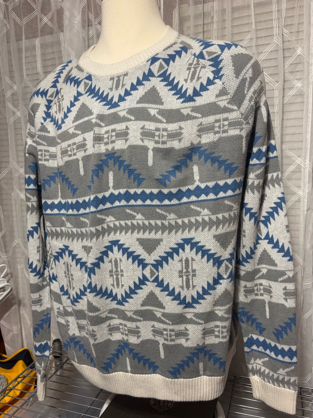 Mossimo Supply Co men’s XL AZTEC TRIBAL PRINT sweater 29 p2p 30L blue/gray